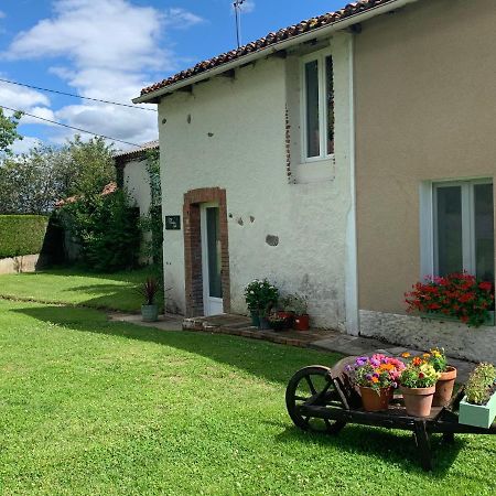 Long Meadow Gite France Asnieres-sur-Blour Extérieur photo